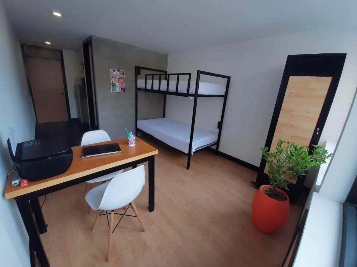 Hostal - Hotel - Apartaestudios Amoblados CHAPINERO LAS MANDARINAS - COWORKING Bogotá Exterior foto